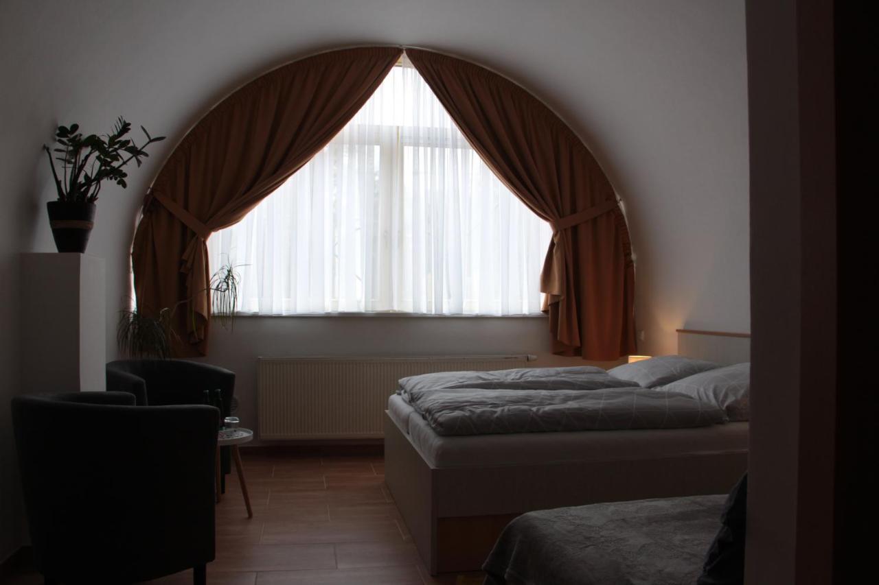 Penzion U Pidly Mariánské Lázně Exteriör bild