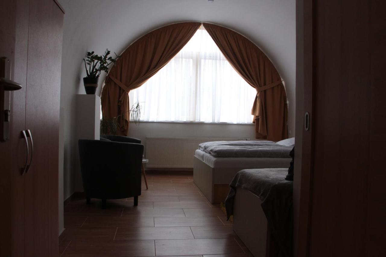 Penzion U Pidly Mariánské Lázně Exteriör bild